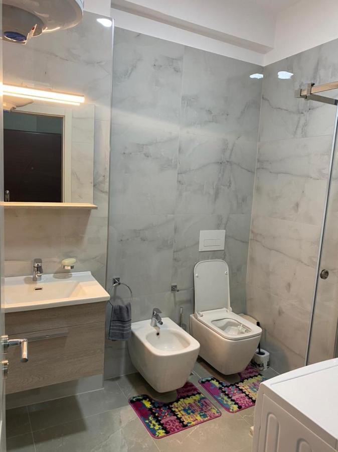 Beach Front Apartment Влёра Экстерьер фото
