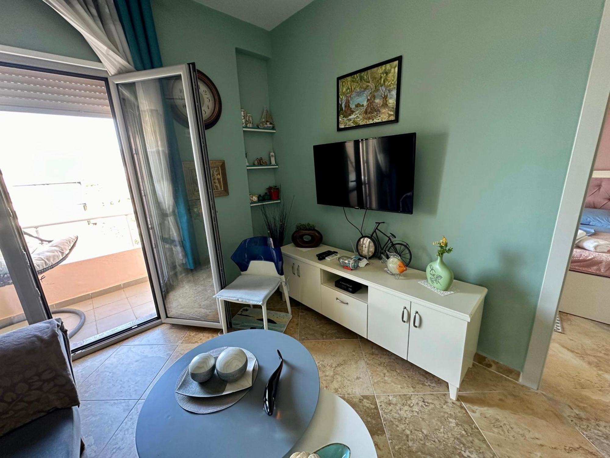 Beach Front Apartment Влёра Экстерьер фото
