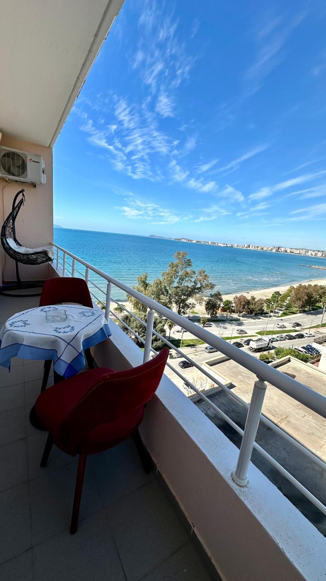Beach Front Apartment Влёра Экстерьер фото