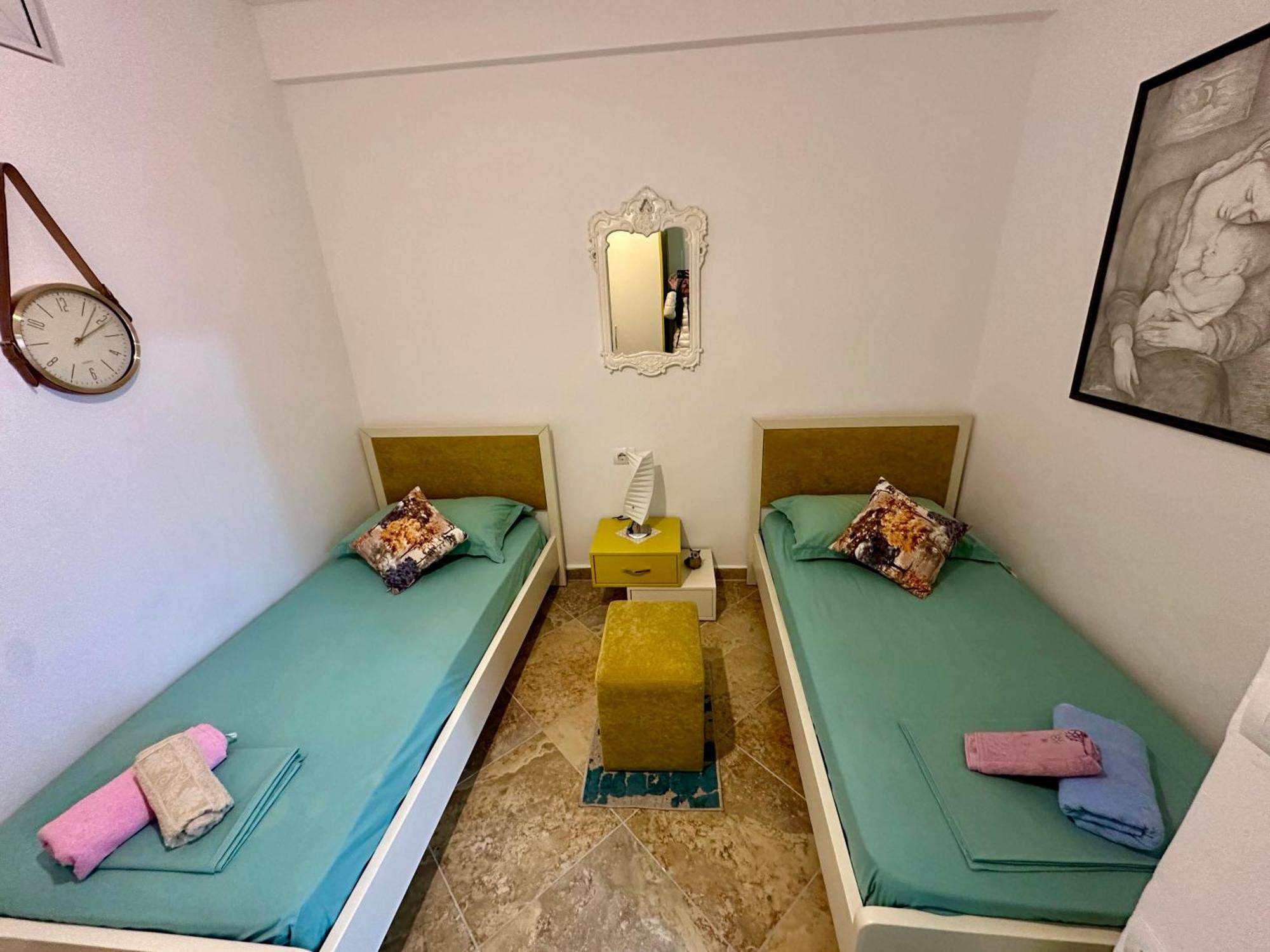 Beach Front Apartment Влёра Экстерьер фото